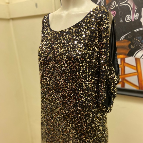 Aidan Mattox Black and Gold Midi Sequence Dress 10 - Picture 3 of 7